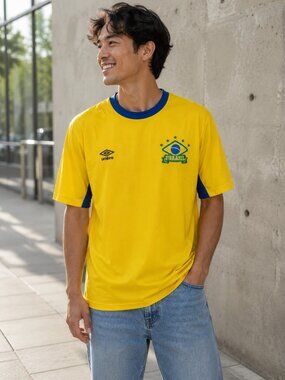 Umbro Brazil Soccer Jersey Men's Large Yellow Blue Football Shirt Seleção